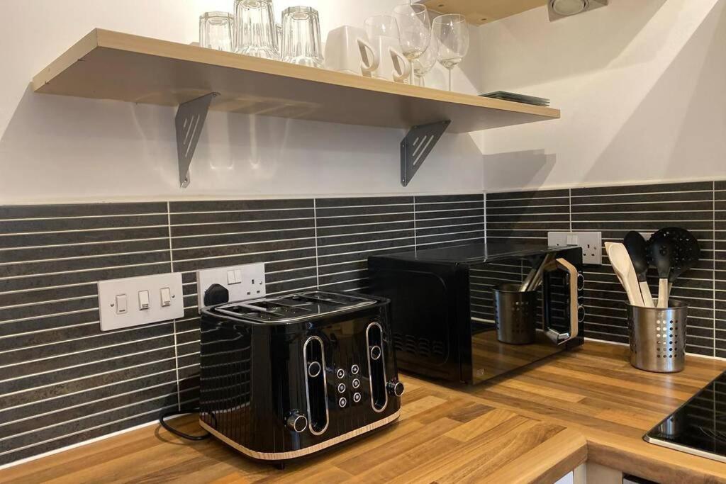 The Onyx Suite - 1 Bed Apartment W/ Free Parking Cardiff Exterior photo